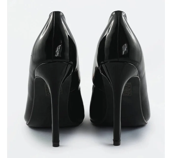 Černé lakované lodičky s ozdobnou přezkou model 17349548 - SWEET SHOES