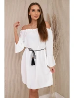 Šaty model 19639425 v pase se stahovací šňůrkou ecru - K-Fashion