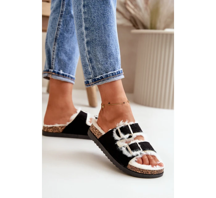 Dámské Pantofle S Přezkami A Kožíškem Černé model 21670217 - Boto