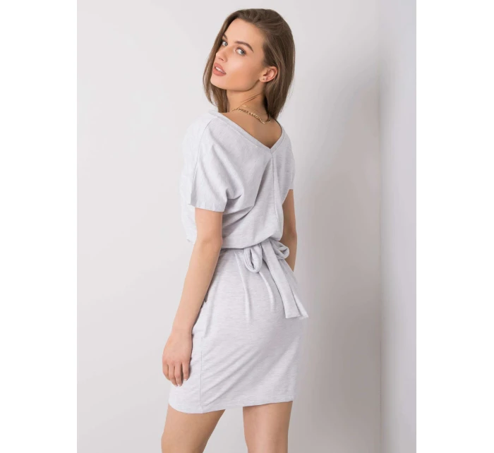 RV šaty SK 6339.10X svetlosivé RV šaty SK 6339.10X svetlosivé