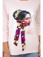 Blúzka s grafickou a farebnou 3D mašľou púdrovo ružová