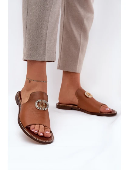 Eleganckie Skórzane Klapki Damskie Z Ozdobą Zazoo 3008 Camel