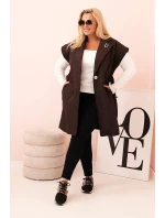 Dámská vesta Plus Size prošívaná s páskem a límcem hnědá