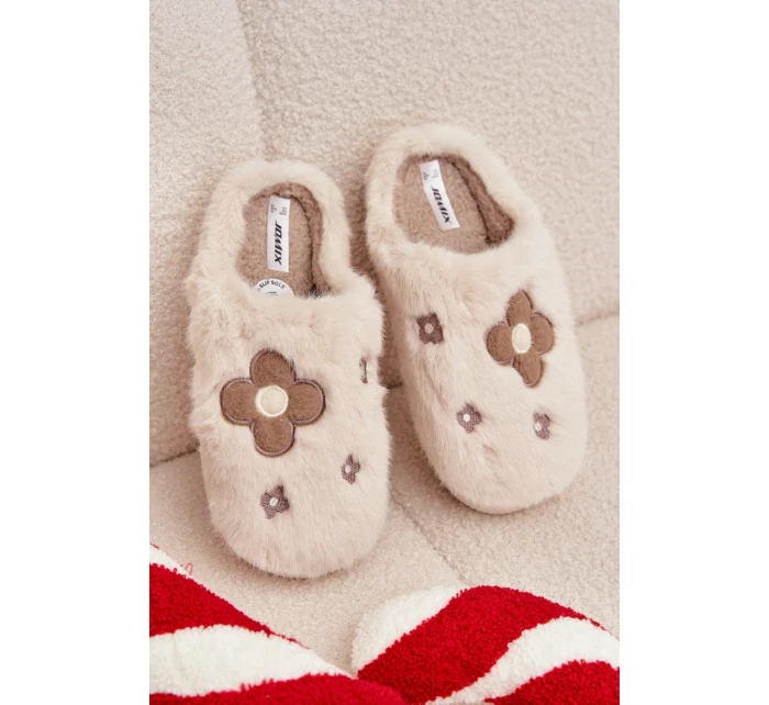 Kožešinové pantofle s květinami béžové model 21772526 - Boto