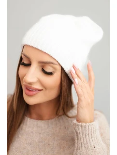 Dámská zimní čepice z vlny s žebrovaným vzorem bílá model 21783011 - K-Fashion