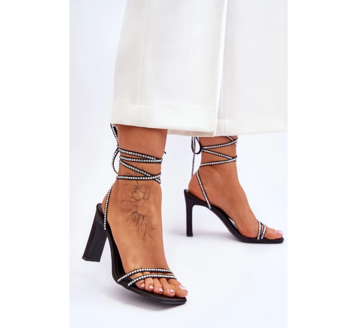 Eleganckie Wiązane Sandały Z Dżetami Czarne Nessy Eleganckie Wiązane Sandały Z Dżetami Czarne Nessy