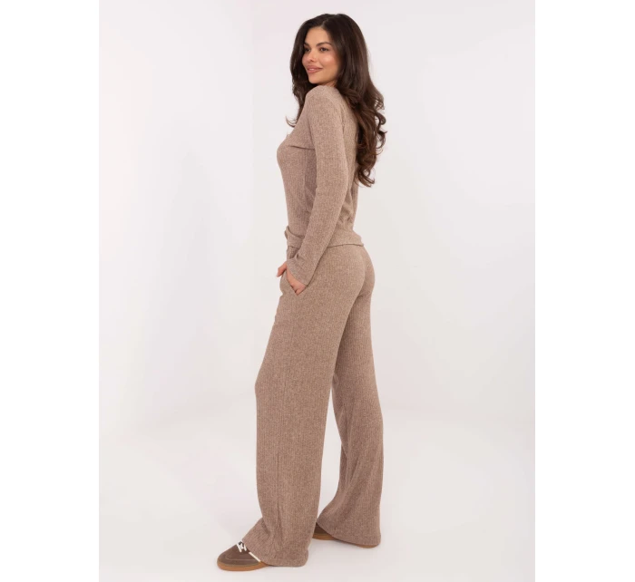 Spodnie SM SP model 21771744 ciemny bezowy - FPrice Spodnie SM SP model 21771744 ciemny bezowy - FPrice