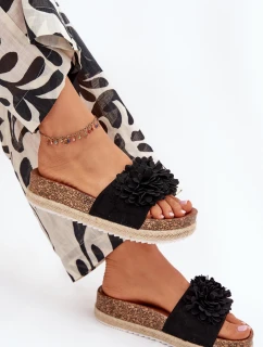 Dámske papuče na platforme s ozdobnými kvetmi - čierne