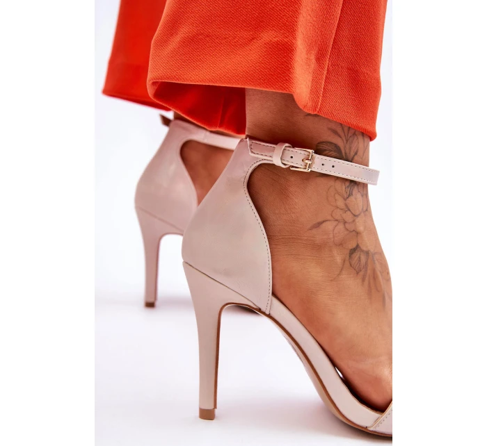 Módní sandály Beige béžové model 21612457 - VINCEZA Módní sandály Beige béžové model 21612457 - VINCEZA