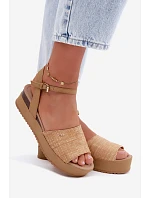 Dámské sandály na platformě model 22200672 tmavě béžové - Wrangler