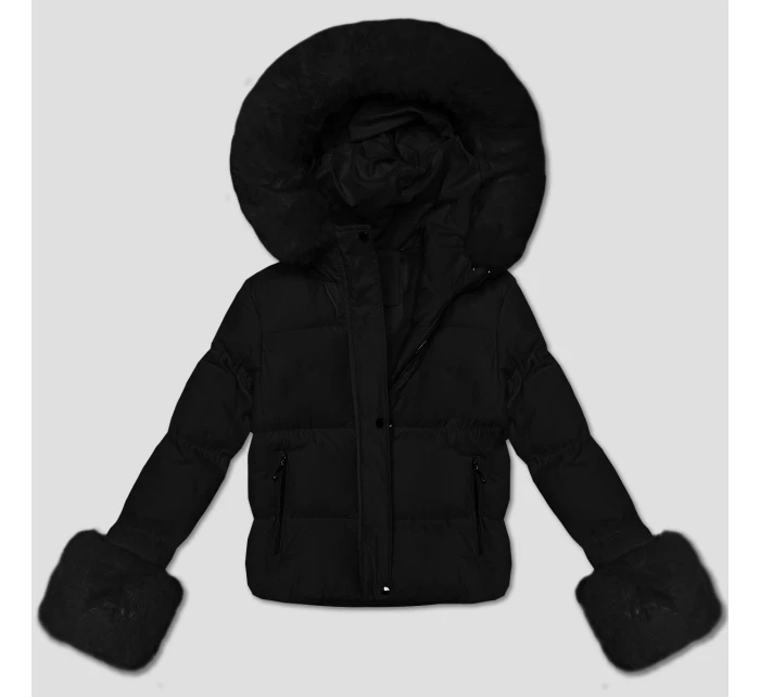 Černá prošívaná dámská zimní bunda s kožešinou model 22019120 - J.STYLE