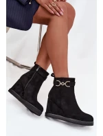 Botki Damskie Na Koturnie Z Ozdobnym Detalem Czarne Marivana