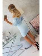 Pruhované vypasované šaty v modrej farbe