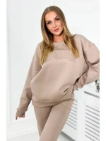 Izolovaná souprava model 18922103 tmavě béžová - K-Fashion Izolovaná souprava model 18922103 tmavě béžová - K-Fashion