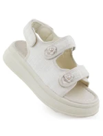 Dámske sandále na platforme krémové Potocki PY16337