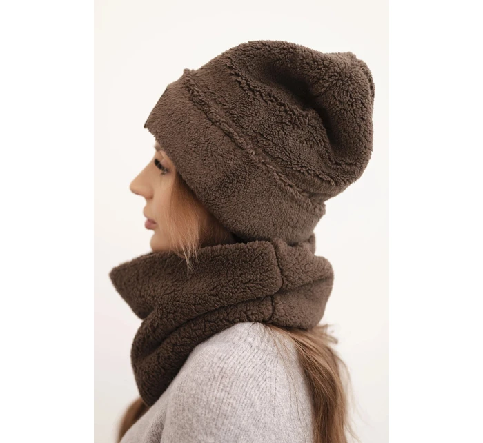 Dámska fleecová čiapka a nákrčník s ozdobnou aplikáciou hnedej farby Dámska fleecová čiapka a nákrčník s ozdobnou aplikáciou hnedej farby