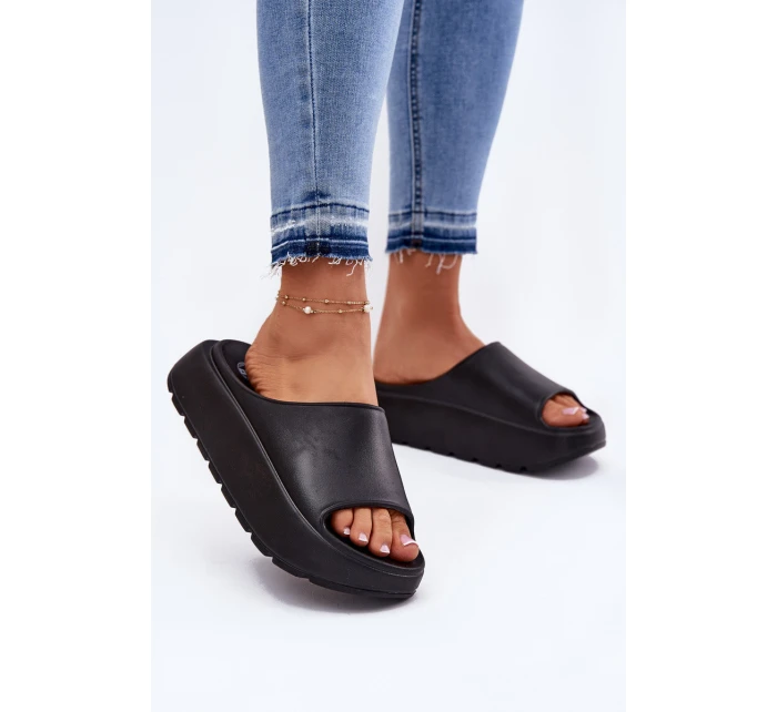 Pěnové dámské sandály na platformě černé model 21697861 - EVENTO