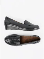 Exkluzívne čierne dámske topánky na klinoch Exkluzívne čierne dámske topánky na klinoch