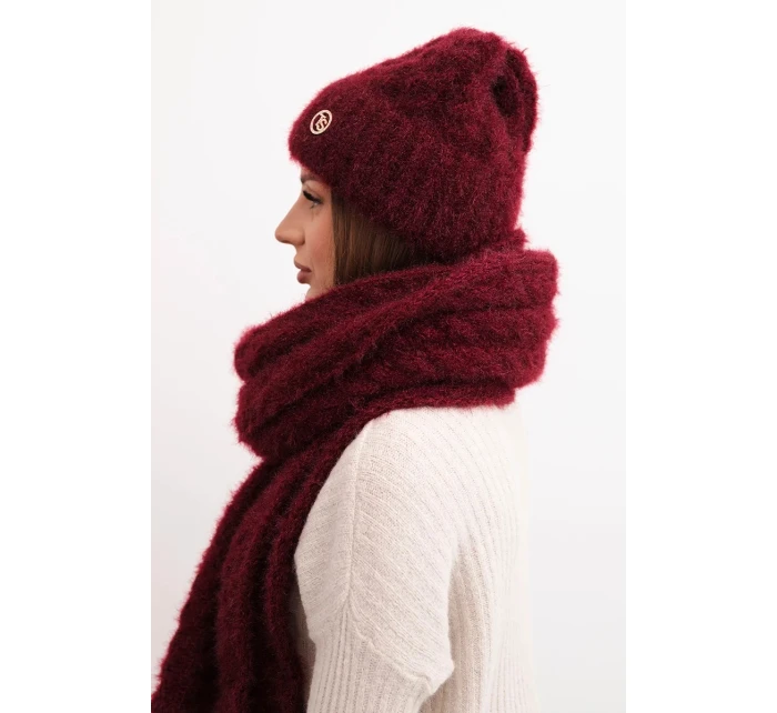 Dámska súprava čiapky a šálu s pruhom a ozdobou bordová