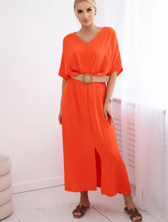Roztiahnuté šaty s oranžovým opaskom