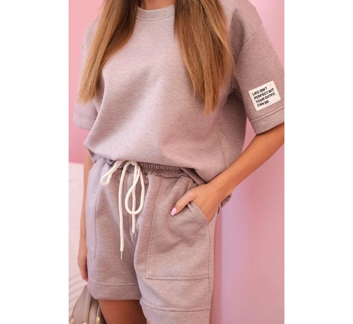 Dámska maslová súprava so šortkami s vysokým pásom béžové odlesky Dámska maslová súprava so šortkami s vysokým pásom béžové odlesky