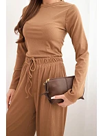 Dámsky viskózový komplet s blúzkou a širokými nohavicami camel