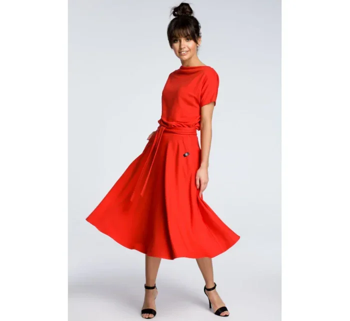 model 18001770 Rozšířené šaty červené - BeWear