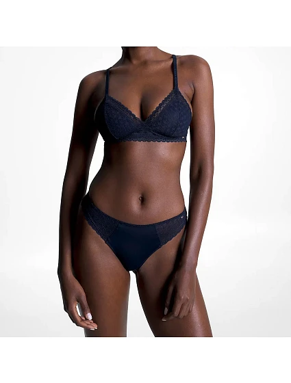 Dámská tanga Everyday Lace model 20896420 - Tommy Hilfiger Dámská tanga Everyday Lace model 20896420 - Tommy Hilfiger