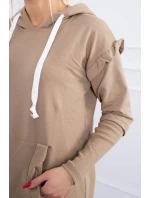 Šaty s ozdobnými volánikmi a kapucňou camel Šaty s ozdobnými volánikmi a kapucňou camel