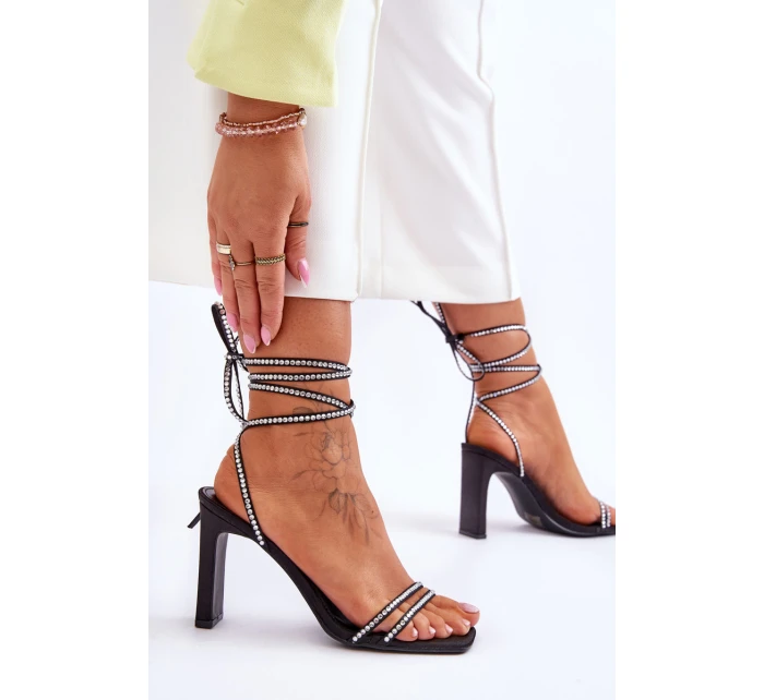 Eleganckie Wiązane Sandały Z Dżetami Czarne Nessy Eleganckie Wiązane Sandały Z Dżetami Czarne Nessy