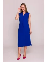 Šaty áčkového střihu s vázáním a výstřihem do V  modré model 21154776 - STYLOVE