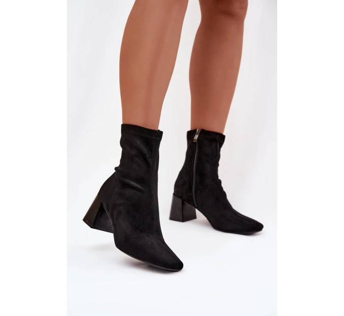 Topánky na podpätku model 221123 Krok vo veľkom štýle