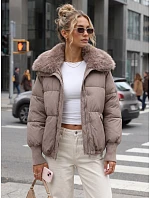 Dámska zimná prešívaná bunda s kožušinou v farbe taupe, FashionStreet TY5820 Dámska zimná prešívaná bunda s kožušinou v farbe taupe, FashionStreet TY5820