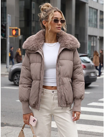 Dámska zimná prešívaná bunda s kožušinou v farbe taupe, FashionStreet TY5820 Dámska zimná prešívaná bunda s kožušinou v farbe taupe, FashionStreet TY5820