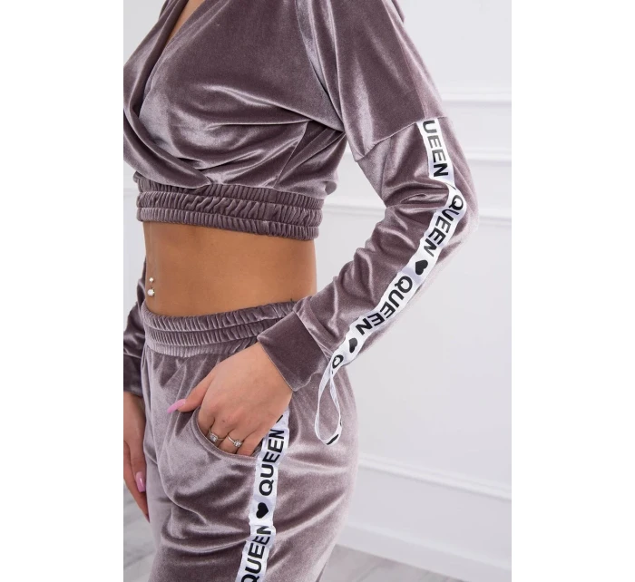 Velúrová súprava s nápisom Queen grey