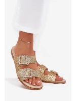 Lesklé zdobené pantofle s přezkami na plochém podpatku zlaté model 21705541 - Boto Lesklé zdobené pantofle s přezkami na plochém podpatku zlaté model 21705541 - Boto