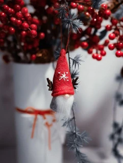 VIANOČNÝ DEKORATÍVNY PRÍVESOK 9CM ČERVENÝ MICKEY