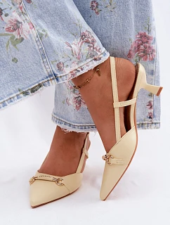 Sandále na podpätku model 227447 Krok vo veľkom štýle