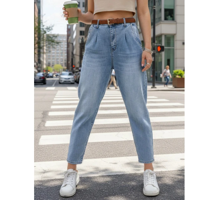 Dámske džínsové nohavice mom fit s opaskom FashionStreet UY2882