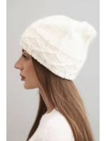 Dámska zimná čiapka s vlnou v hrubom úplete K481 ecru