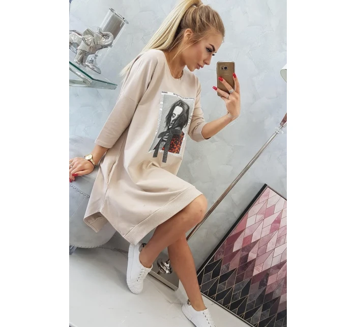 Šaty s potlačou a rozšírenou spodnou časťou béžovej Šaty s potlačou a rozšírenou spodnou časťou béžovej