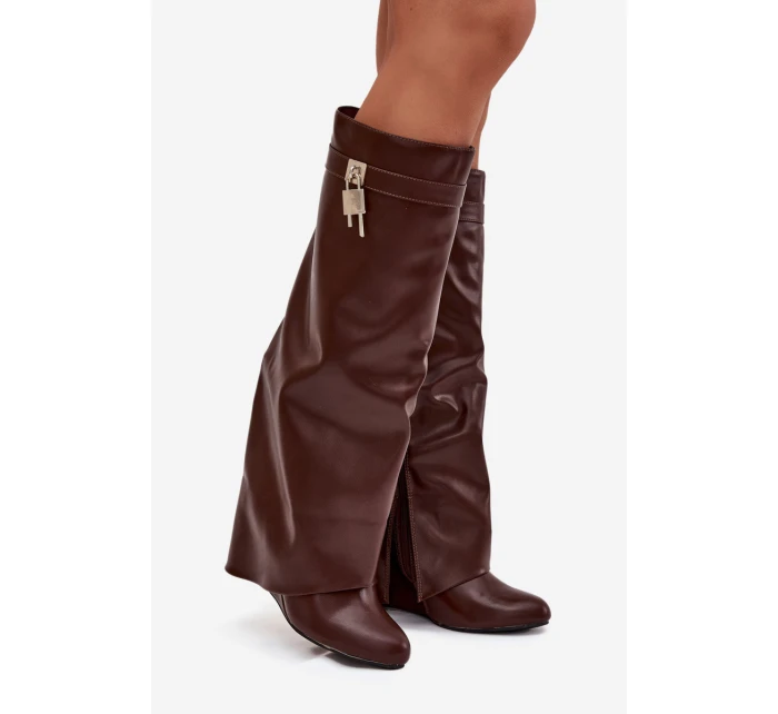 Dámske čižmy na platforme s opaskom a striebornými detailmi 033 Brown - Korivelle