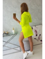 Šaty s delšími zády a barevným model 18742828 potiskem - K-Fashion Šaty s delšími zády a barevným model 18742828 potiskem - K-Fashion