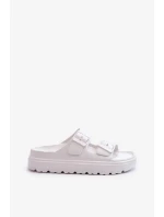 Biele dámske penové papuče Melorea na platforme