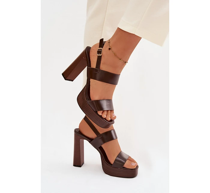Sandále na podpätku model 226115 Vykročte štýlovo
