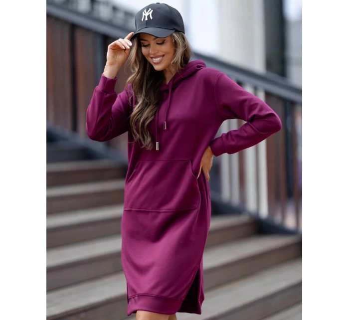 Dámske ležérne šaty v bordovej farbe bordová s kapucňou (523)