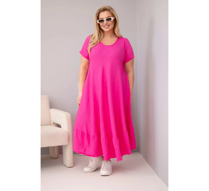 Dámske plus size šaty s krátkymi rukávmi a volánom z ľahkej viskózy vo fuchsiovej farbe