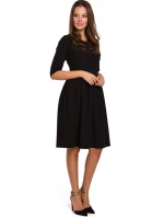 K010 Priliehavé šaty s naberaným pásom - čierne