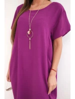 Šaty s vreckami a príveskom tmavo fialové Šaty s vreckami a príveskom tmavo fialové