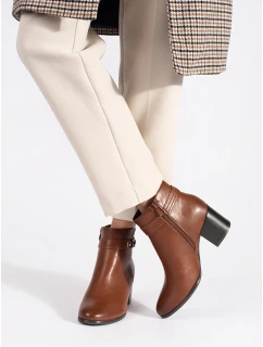 Pekné hnedé dámske členkové topánky so širokým podpätkom